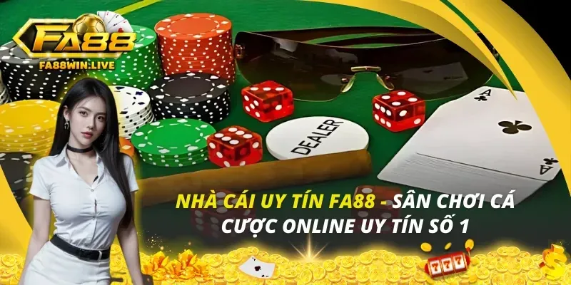 Cận cảnh ba con xúc xắc đang lăn trên bàn Tài Xỉu